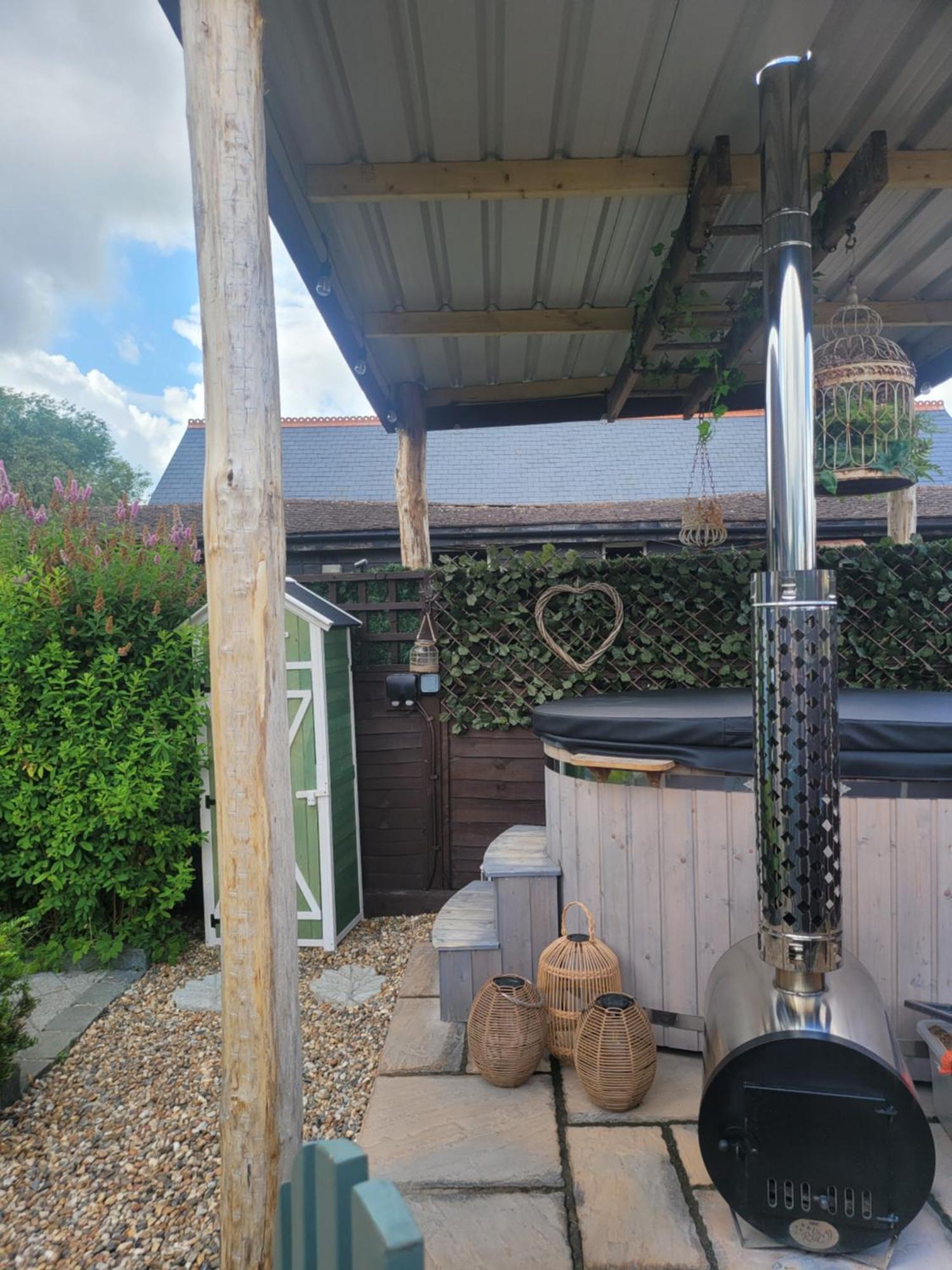 Birch Cottage With Private Wood Fire Hot Tub Harrietsham Экстерьер фото